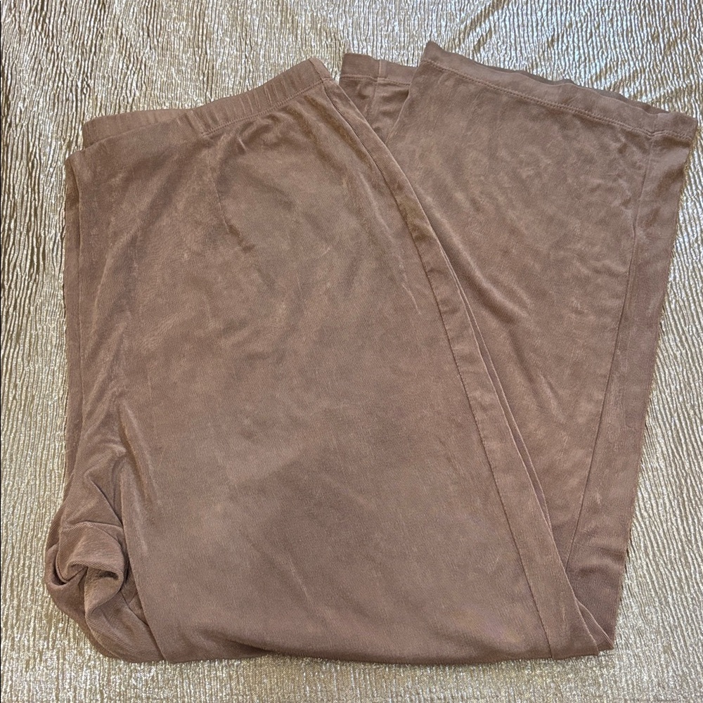 Chico's Travelers mocha wide leg pants